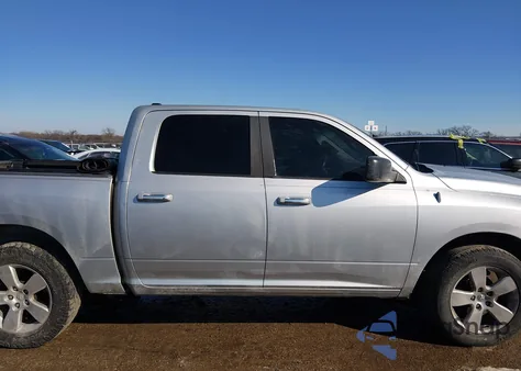 2010 Dodge Ram 1500 Slt/Sport/Trx из США, поврежденный, VIN 1D7RB1CP2AS104422